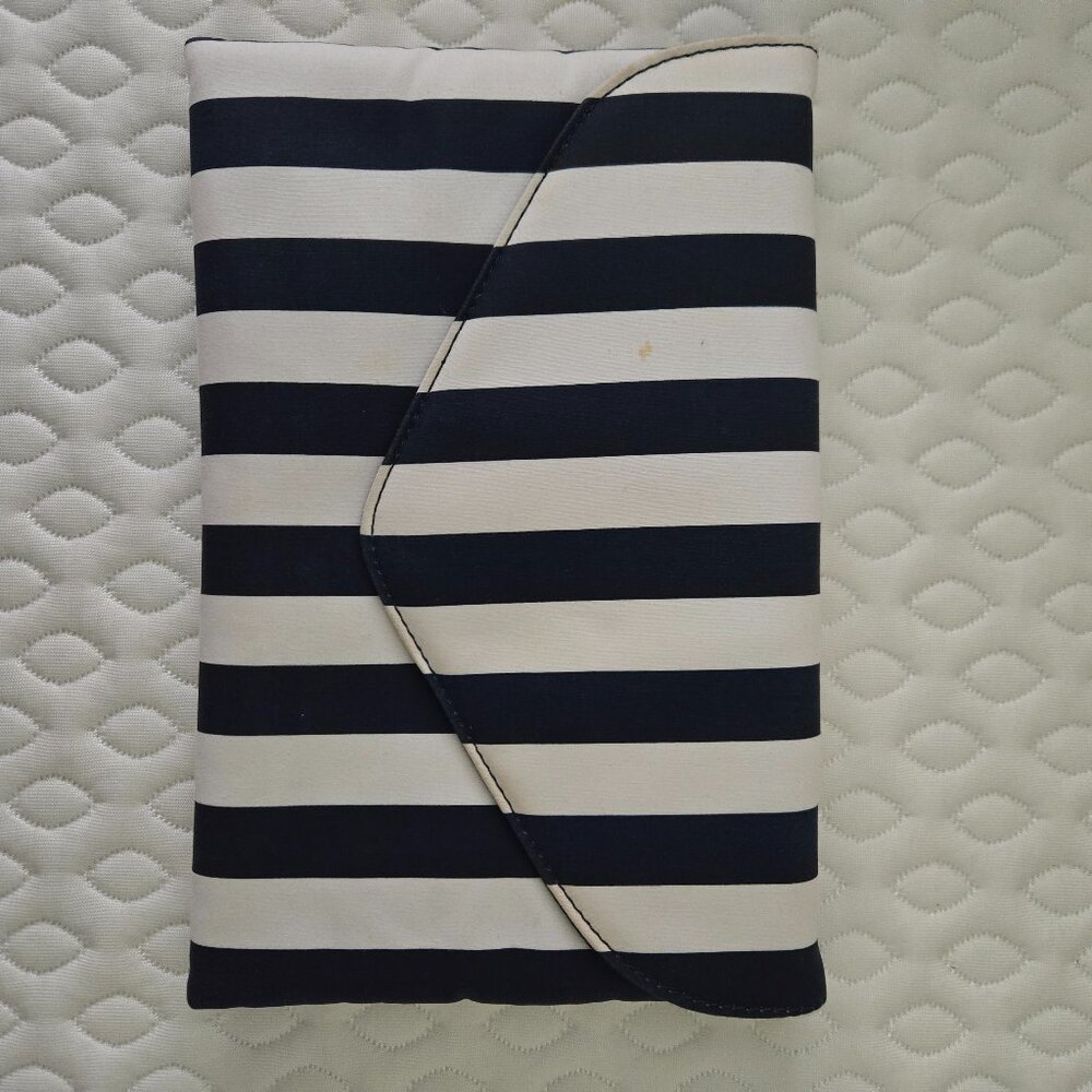 Convertible clutch purse
